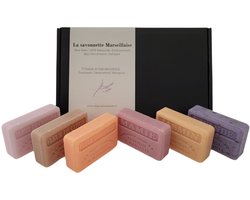 Soap bar geschenkset savon de marseille zeep Kersenbloesem, Fleur de coton, Jasmijn, Lavendel scrub, Mamie, Sinaasappelbloesem 6x 125 gr. - moederdag - oma - mama - zeep cadeau - brievenbus cadeau - dierproefvrij - vegan - handgemaakt
